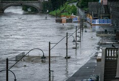 Σφοδρή κακοκαιρία στην Ιταλία: Υπερχείλισε ο ποταμός Πάδος, σημειώθηκαν κατολισθήσεις