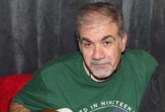Δημήτρης Σταρόβας: Σχεδόν δεν έχω φωνή αλλά δεν μου πήγαινε η καρδιά να μην σας ευχηθώ