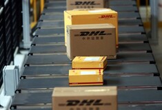 Η DHL αναστέλλει τις παραδόσεις αξίας άνω των 800 δολαρίων στις ΗΠΑ λόγω δασμών Τραμπ