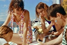 Κωστής Χαραμουντάνης: «Για να κάνω σινεμά μένω ακόμα στο πατρικό μου»