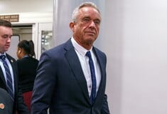 «Εξαιρετικός θεραπευτής»: Ο Ρόμπερτ Κένεντι επέναισε γιατρό που δεχόταν ασθενείς ενώ είχε ιλαρά