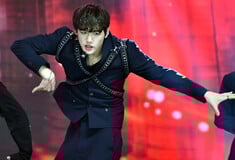 K-pop καλλιτέχνης σπάει τα ταμπού της βιομηχανίας: Έκανε coming out  επί σκηνής στο Λος Άντζελες