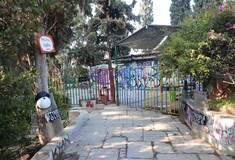 Εξάρχεια: Επιχείρηση της ΕΛ.ΑΣ σε κτίριο στον λόφο του Στρέφη - 6 προσαγωγές