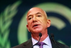Amazon: Διαψεύδει ότι θα δείχνει το επιπλέον κόστος των δασμών Τραμπ στα προϊόντα της