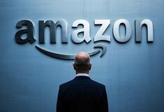 Η Amazon θα δείχνει το κόστος των δασμών στα προϊόντα της - «Εχθρική ενέργεια» λέει ο Λευκός Οίκιος