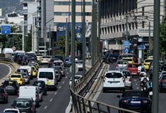 Κυκλοφοριακό: 6 στους 10 εργαζόμενους στην Αθήνα μετακινούνται με ΙΧ, ταξί ή δίκυκλο