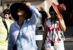 Καιρός Σε ρυθμούς καλοκαιριού η χώρα - Στους 35°C ο υδράργυρος