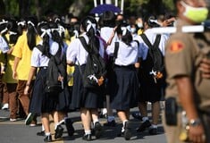 Μετά από 50 χρόνια, η Ταϊλάνδη καταργεί την ταπείνωση των μαθητών λόγω μήκους μαλλιών
