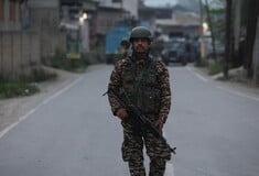 Στα όρια Ινδία-Πακιστάν: Δεκατρεις νεκροί άμαχοι λέει το Νέο Δελχί - Έκρηξη στη Λαχόρη
