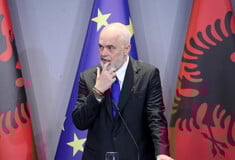 Ο εκλογικός «μαέστρος» του Τραμπ επιχειρεί την ανατροπή του Αλβανού πρωθυπουργού