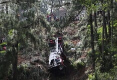 Λεωφορείο έπεσε σε γκρεμό στη Σρι Λάνκα – 21 νεκροί και τουλάχιστον 14 τραυματίες