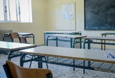 Αχαΐα: Καθηγητές ξέχασαν δύο μαθήτριες γυμνασίου σε κατάστημα καθ’ οδόν για σχολική εκδρομή