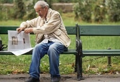 «Παλιά έκλεβα, τώρα μεταφέρω πληροφορίες» - Μία τοπική εφημερίδα μετατρέπει τους άστεγους της πόλης σε δημοσιογράφους 