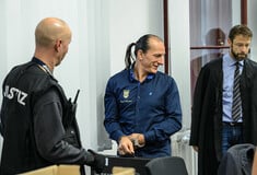 Πολίτες του Ράιχ: Η Γερμανία συνέλαβε τον αυτοανακηρυγμένο «βασιλιά» και διέλυσε την ακροδεξιά οργάνωσή του