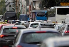 Κίνηση τώρα: Στο «κόκκινο» κεντρικοί δρόμοι - Καθυστερήσεις έως και 20 λεπτών