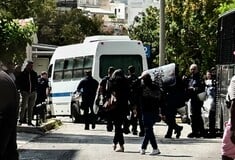 ΕΛ.ΑΣ.: Πώς έδρασαν οι 6 συλληφθέντες για την αιματηρή επίθεση κουκουλοφόρων στη Νομική