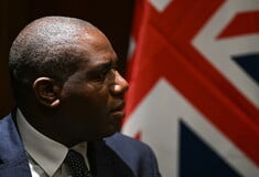 Γάλλος οδηγός ταξί κατηγορείται ότι έκλεψε τις αποσκευές του Βρετανού ΥΠΕΞ