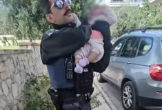 Άλιμος: Ποινική δίωξη στη γιαγιά του βρέφους που βρέθηκε δίπλα από κάδο απορριμμάτων 
