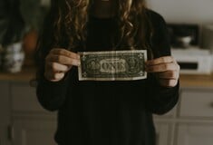 Γιατί όλο και περισσότεροι γονείς στηρίζουν οικονομικά τα ενήλικα παιδιά τους - Το αμερικανικό παράδειγμα 