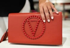 Υπό δικαστική διαχείριση η Valentino Bags - Αποκαλύψεις για κακοποίηση εργαζομένων στην Ιταλία