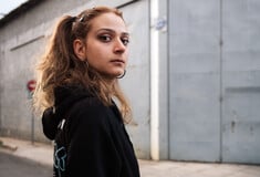 AEON: Η «ντίβα από την Κρήτη» που παντρεύει τη ραπ με τη λύρα