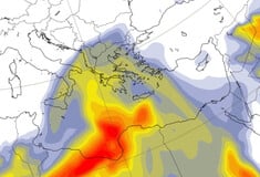 Καιρός - Τσατραφύλλιας: Από αύριο νέο κύμα αφρικανικής ζέστης και σκόνης στη χώρα