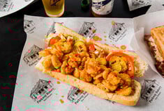 Po'boy σάντουιτς, η πιο λαχταριστή λιχουδιά της Νέας Ορλεάνης