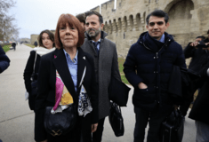 Ο δικηγόρος της Ζιζέλ Πελικό καταδικάζει την αδιαφορία των ανδρών βουλευτών για την υπόθεση των μαζικών βιασμών