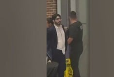 Δολοφονία Ισραηλινών στην Ουάσινγκτον: Η στιγμή που ο δράστης φωνάζει «ελευθερία στην Παλαιστίνη»