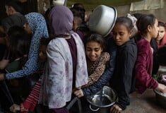 Παιδιά και ηλικιωμένοι πεθαίνουν από ασιτία στη Γάζα