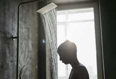 Nτους κατά τη διάρκεια καταιγίδας: Οι ειδικοί απαντούν αν πρέπει να κάνουμε ή όχι