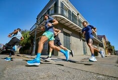Η νέα εκδοχή του κλασικού sneaker της HOKA προσφέρει ακόμα πιο ομαλή διαδρομή