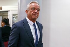 RFK Jr: Οι ΗΠΑ τερματίζουν τη σύσταση για το εμβόλιο COVID «σε υγιή παιδιά και έγκυες»