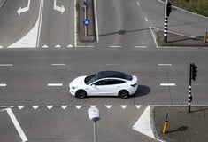 Tesla: Κατακόρυφη πτώση πωλήσεων στην Ευρώπη - Κινέζους κατασκευαστές προτιμούν οι καταναλωτές