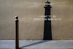 Ο Banksy παρουσίασε ένα νέο, μυστηριώδες έργο