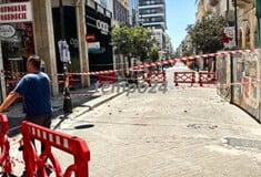 Πάτρα: Έπεσαν σοβάδες στον πεζόδρομο της Ρήγα Φεραίου