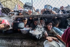«Τι άλλο επιδιώκεις όταν στερείς σε έναν λαό το φαγητό και το νερό;»