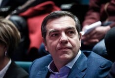 Τσίπρας: «Η χώρα βαλκανοποιείται» - «Έκανε εκατοντάδες χιλιάδες να εγκαταλείψουν τη χώρα» απαντά ο Μαρινάκης