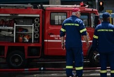 Φωτιά τώρα στον Νέο Κόσμο: Καίει σε συνεργείο αυτοκινήτων