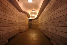 Η Γερμανία ετοιμάζεται για πιθανό πόλεμο: «Πρέπει να επεκτείνουμε τα καταφύγια άμεσα»