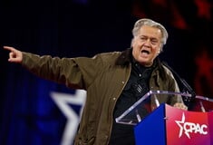 Ο ακροδεξιός Στιβ Μπάνον κατά του Έλον Μασκ: «Να απελαθεί και η SpaceX να κρατικοποιηθεί»