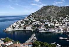 Φωτιά τώρα στην Ύδρα: Εθελοντικό κλιμάκιο επιχειρεί για την κατάσβεση