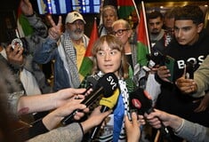 Η Γκρέτα Τούνμπεργκ έφτασε στη Γαλλία μετά την απέλασή της - «Μας απήγαγε το Ισραήλ σε διεθνή ύδατα» 