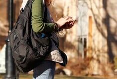 Ιταλία: Τέλος τα κινητά και στα λύκεια