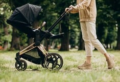 Θεσσαλονίκη: Ελεύθεροι οι γονείς που άφησαν βρέφος στο μπαλκόνι - Βίντεο 