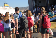 ΙΕΛΚΑ: 1 στους 2 Έλληνες θα πάει διακοπές φέτος το καλοκαίρι - Κερδίζουν «έδαφος» τα εξοχικά