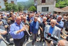 Πετρολούκας Χαλκιάς: Με κλαρίνα και παραδοσιακά μοιρολόγια η κηδεία στο Πωγώνι Ιωαννίνων 