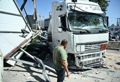 Τροχαίο στις Αχαρνές: Βυτιοφόρο διέλυσε μάντρα αυτοκινήτων 