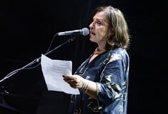 Η Χάρις Αλεξίου στη συναυλία για τη Γάζα: «Θα σας διαβάσω ποίημα, αφού δεν τραγουδώ»