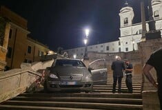 Ρώμη: Πώς ο 81χρονος προσπάθησε να κατέβει τα Ισπανικά Σκαλιά με το αυτοκίνητό του 